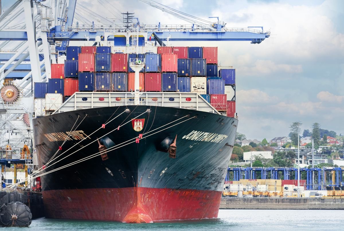 China to New Zealand Shipping: Auckland and Tauranga Ports
