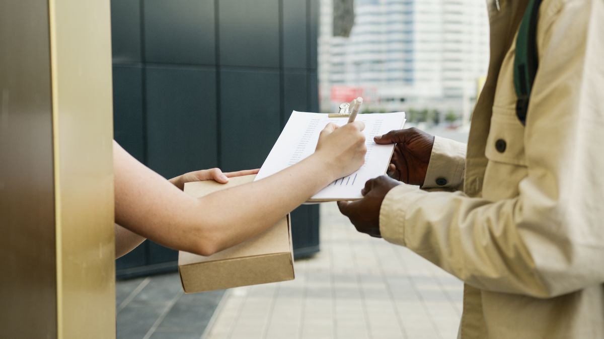 Cash-on-Delivery Logistics Challenges for Indian E-commerce