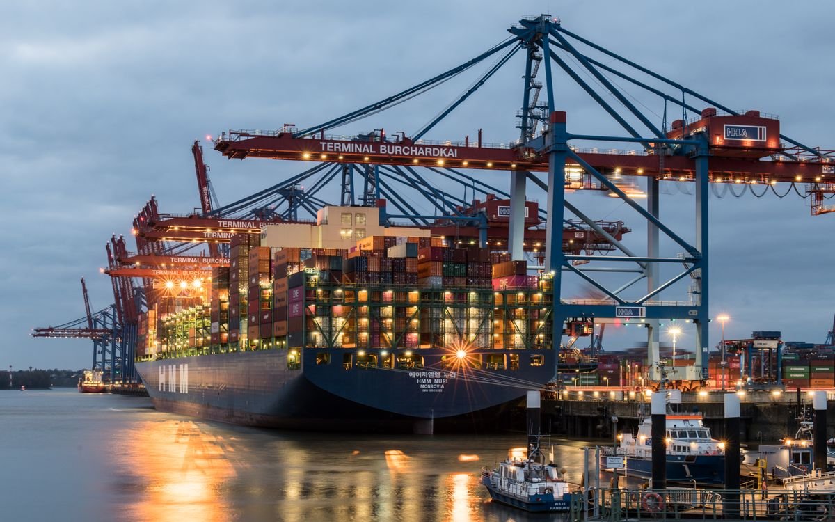 Demurrage and Detention Charges Explained (And How to Avoid Them)