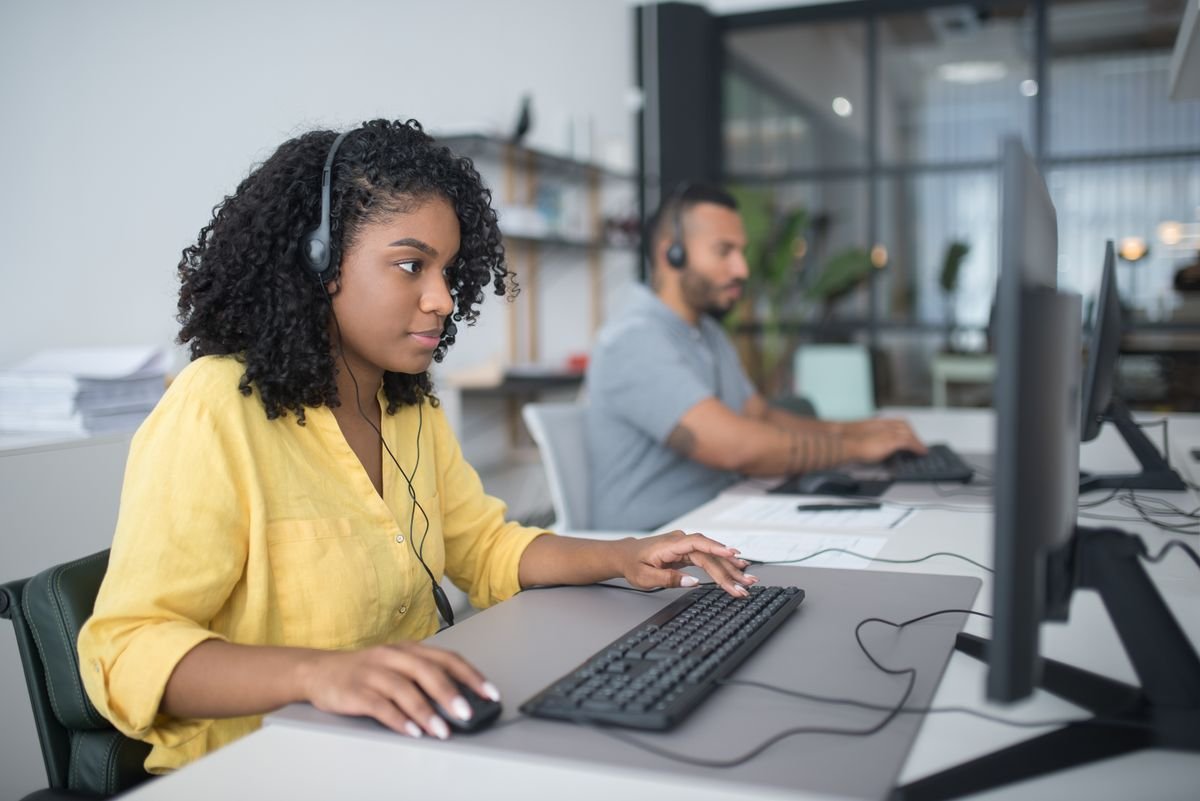 Freight Forwarding FAQs: 25 Questions Importers Ask Most