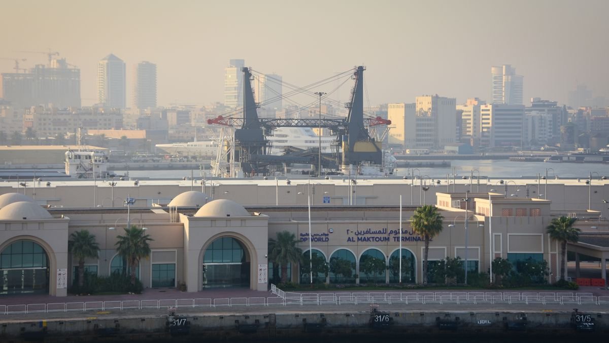 China to the UAE: Dubai and Jebel Ali Port Shipping Guide