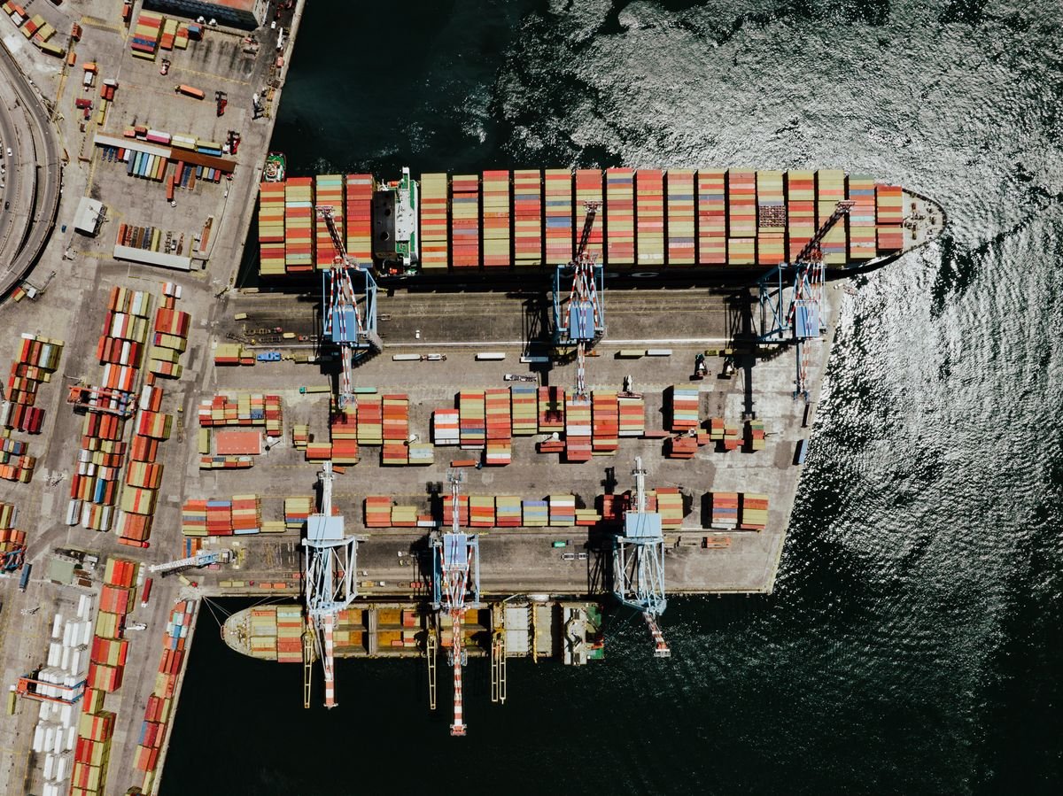 China to Italy: Genoa & La Spezia Shipping Guide