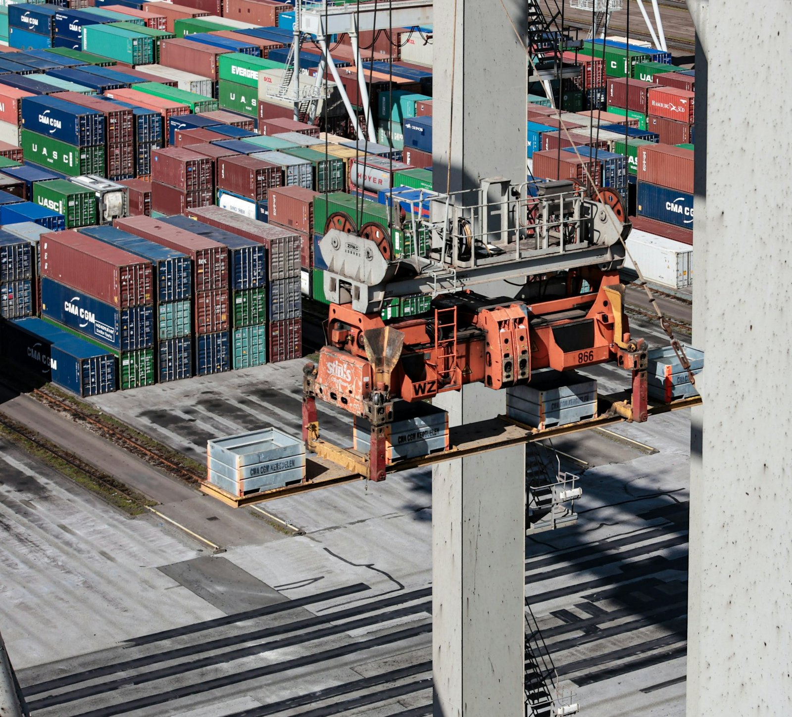 Automated crane at a smart container terminal
