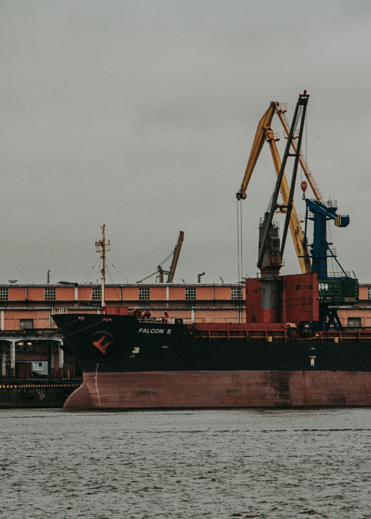 St. Petersburg Port Guide: Shipping India-Russia Cargo