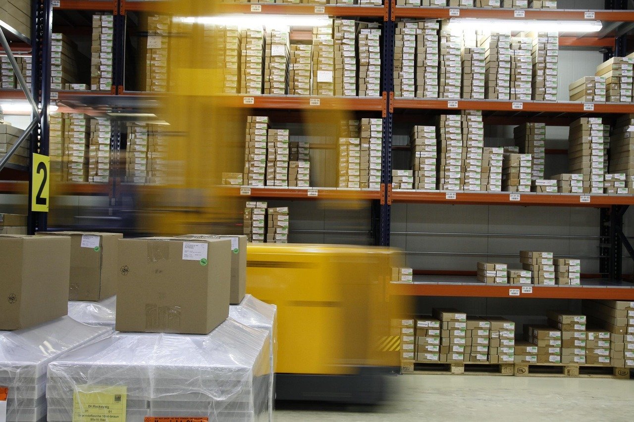 Warehouse Robotics: AMRs and AS/RS in 2026